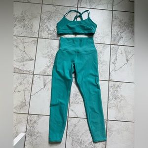 ALO Yoga Green Workout Set • S